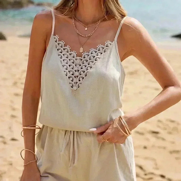 Camel Casual Womens Vacation Style Contrasting Three-Dimensional Lace Halter Top - Picture 4 of 5